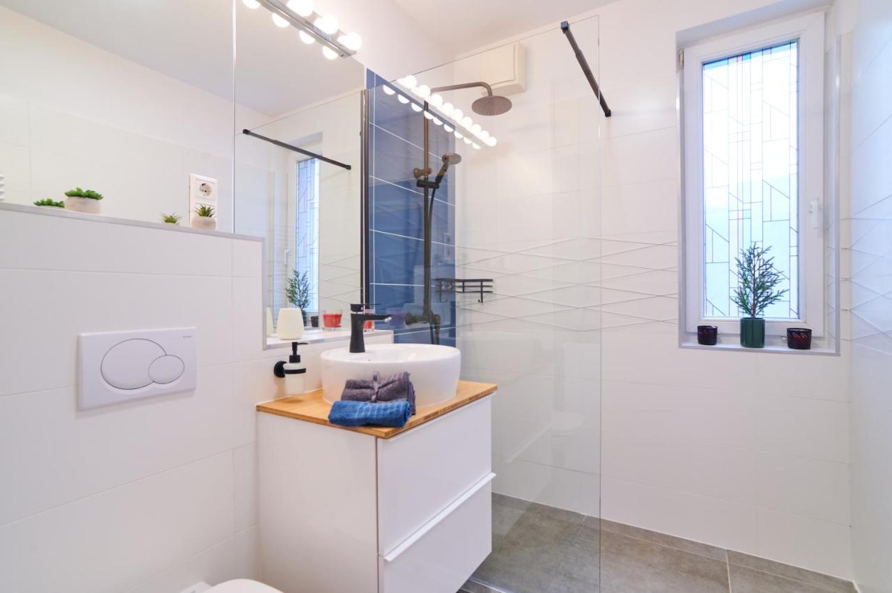 Feel Home Deluxe Corvin # Free Parking # Ac # Elevator Budapest Exterior photo