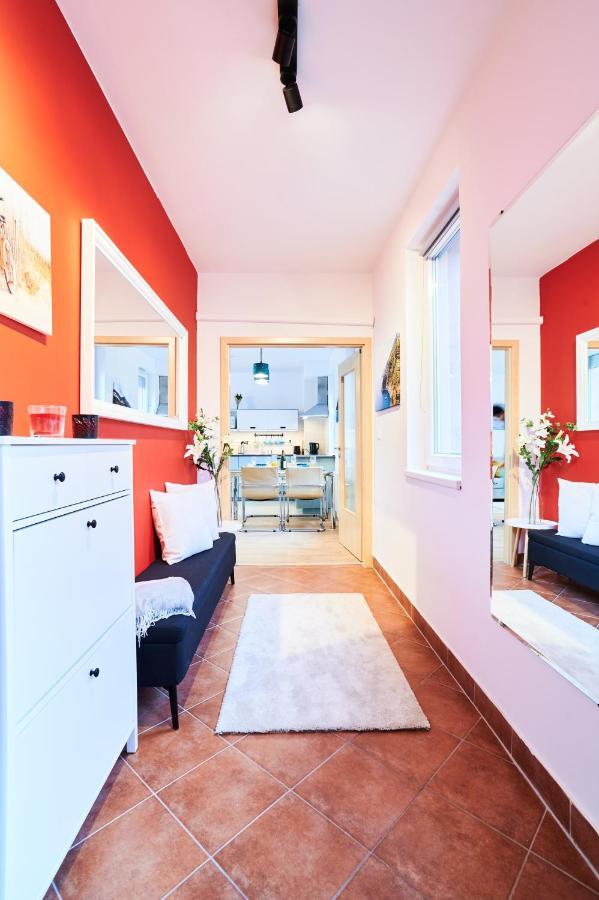 Feel Home Deluxe Corvin # Free Parking # Ac # Elevator Budapest Exterior photo