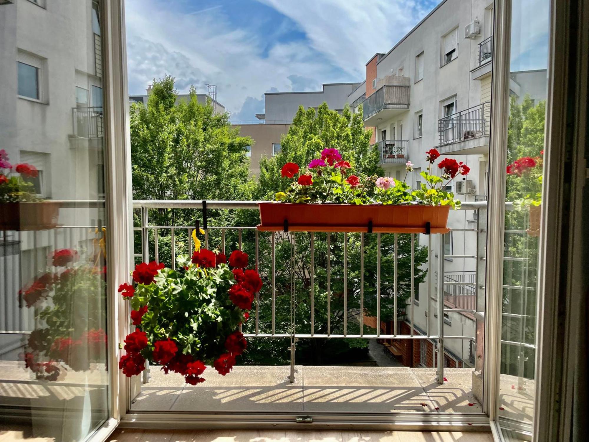 Feel Home Deluxe Corvin # Free Parking # Ac # Elevator Budapest Exterior photo